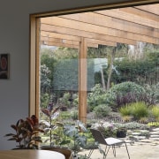 Dining area and courtyard view. - Natural connections 