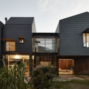 Architect: Austin Maynard ArchitectsPhotography by Peter Bennetts architecture, building, elevation, facade, home, house, property, real estate, residential area, roof, siding, black, white, brown