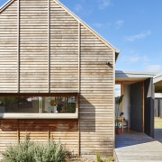 Architect: Irons McDuff ArchitecturePhotography by Nikole Ramsay architecture, building, facade, home, house, real estate, residential area, siding, sky, wood, white, teal