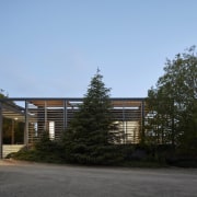 Architect: B.E Architecture architecture, building, corporate headquarters, cottage, estate, facade, home, house, property, real estate, residential area, sky, tree, teal, black