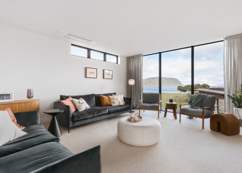 The family room. - Raised on high - 