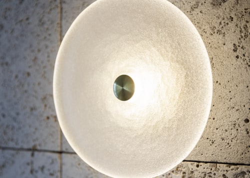 Coral hand-blown lamps by Soktas grace the powder 