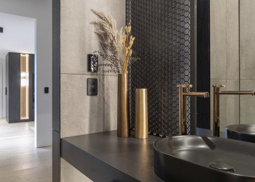 Mesh detail and the sliding door that helps 