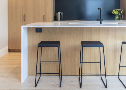The kitchen is spatially conceived as a bridge 