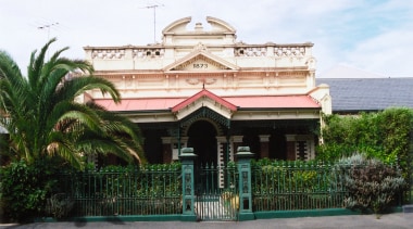 An exterior view of the home before it building, estate, facade, historic site, home, mansion, official residence, property, real estate, villa, white