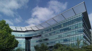 Thiess Pty Ltd won the design and construct architecture, building, city, commercial building, condominium, corporate headquarters, daytime, facade, headquarters, landmark, metropolis, metropolitan area, mixed use, sky, skyscraper, tower block, urban area, teal