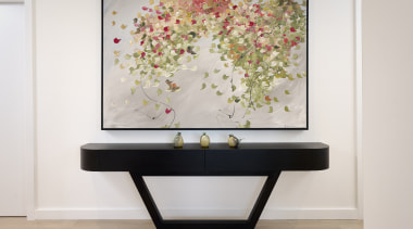 Custom dsigned by the interior designer, the console 