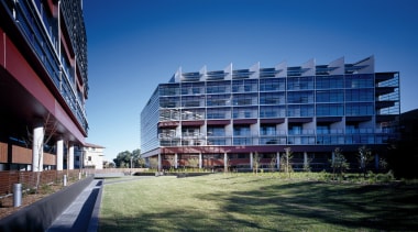 Exterior view of the Capella Apartments in Sydney apartment, architecture, building, campus, city, commercial building, condominium, corporate headquarters, daytime, estate, facade, headquarters, hotel, metropolitan area, mixed use, real estate, residential area, sky, blue