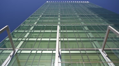 external view of 21 Queen St redevelopment. Quantity architecture, building, commercial building, corporate headquarters, daylighting, daytime, facade, metropolitan area, sky, skyscraper, structure, symmetry, tower block, green, teal