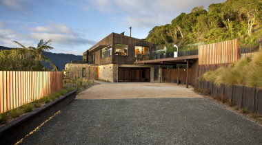 Optimising the outlook while not detracting from the estate, facade, home, house, landscape, property, real estate, residential area, sky, gray, brown