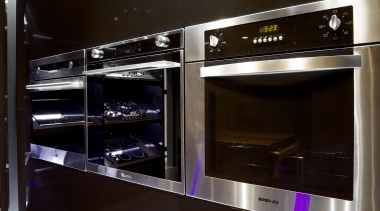 Italian designed appliances by Eisno Lifetech - Italian electronics, home appliance, kitchen appliance, technology, black