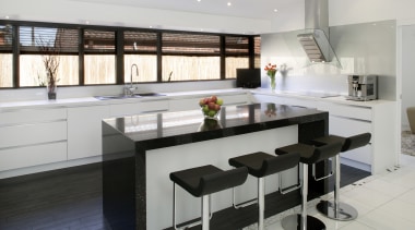 Black and white contemporary kitchen with quartz benchtops, countertop, cuisine classique, interior design, kitchen, gray, white