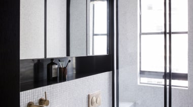 The use of blackened steel in the frames 