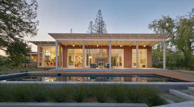 This modern ranch house by Malcolm Davis Architecture 