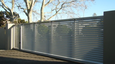 78580_louvretec-new-zealand-ltd_1556758110 - aluminium | architecture | daylighting | aluminium, architecture, daylighting, facade, fence, gate, home fencing, line, material property, metal, real estate, wall, black, gray