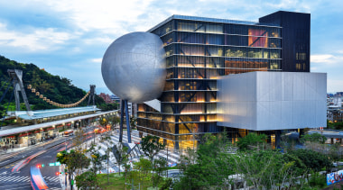 The geometry of inclusivity – central cube meets 