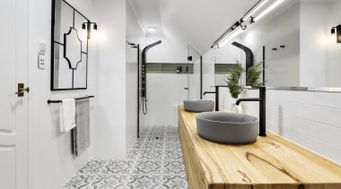 The homeowners wanted a spacious ensuite with both 