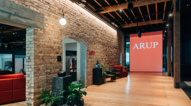 The reception space with a biophilic focal point 