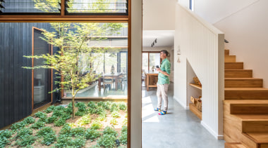 Large openings and access to natural light through 