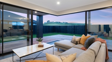 With stackers drawn back and no central support 