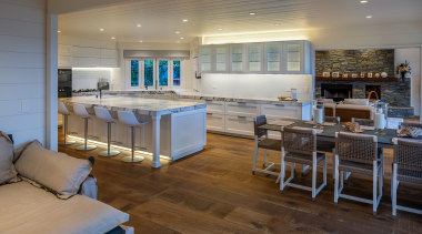 The wall cabinets also benefit from concealed accent 