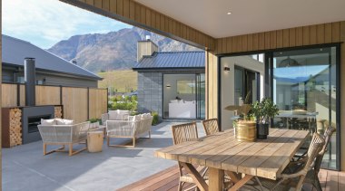 This expansive showhome by GJ Gardner Queenstown wraps 