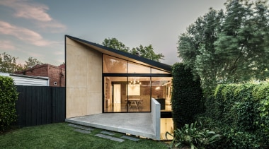 The new rear light-filled pavilion bridges between the 