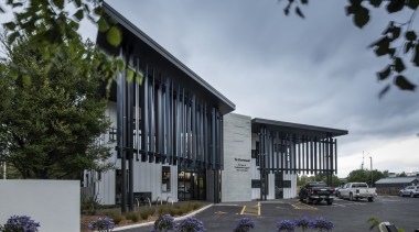 The winged architecture of this social services and 