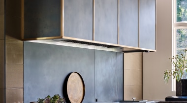 The rangehood naturally signals the position of the 