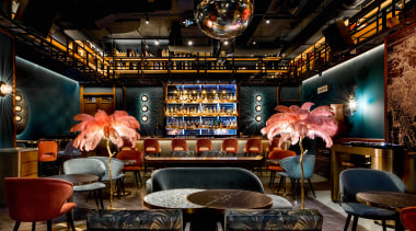 View of the main bar of the Set 