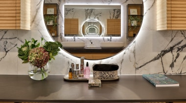 Symmetry plays its part in this bathroom design. 