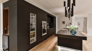 The designer minimised the use of handles by 