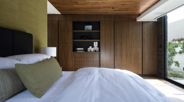 The refined Casita guest suite. - Opulent oasis 