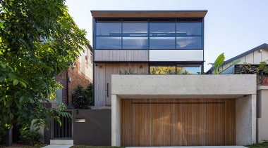 Street presence meets privacy. - Treading lightly - 