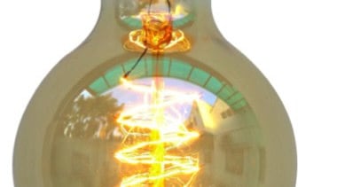 FeaturesThe G80 utilizes a spiral shaped, hand-made carbon christmas ornament, glass, lighting, white, brown