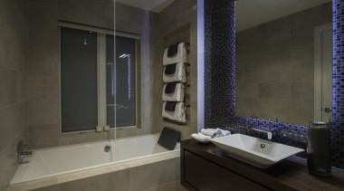 059frame house 19 - Frame_house_19 - bathroom | bathroom, estate, home, interior design, property, room, window, black
