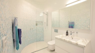 vicbathsmarterbathroomskitchens1.jpg - vicbathsmarterbathroomskitchens1.jpg - bathroom | daylighting | bathroom, daylighting, floor, home, interior design, property, real estate, room, sink, tile, wall, white