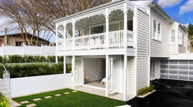 Paul Leuschke of Leuschke Kahn Architects - Winner architecture, backyard, building, elevation, estate, facade, home, house, property, real estate, residential area, siding, window, white