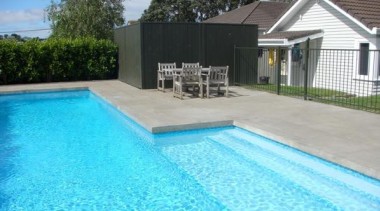 pol0083web.jpg - pol0083web.jpg - backyard | estate | backyard, estate, home, house, leisure, outdoor structure, property, real estate, residential area, swimming pool, villa, water, teal, gray