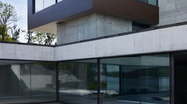 Skallan House - Dekton Kadum Façade 06 - architecture, building, commercial building, condominium, corporate headquarters, daylighting, daytime, elevation, facade, glass, house, real estate, residential area, window, white, black, gray