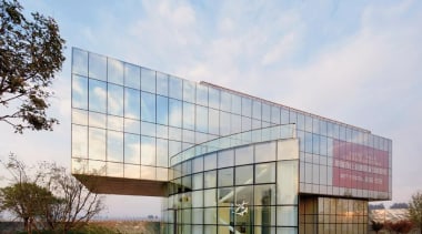 Cantilevered showroom - Cantilevered showroom - architecture | architecture, building, commercial building, corporate headquarters, daylighting, elevation, facade, headquarters, house, mixed use, real estate, residential area, white, gray