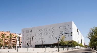 Palace of Justice building | Mecanoo + Ayesa architecture, building, commercial building, corporate headquarters, daytime, facade, mixed use, neighbourhood, residential area, sky, structure, teal, gray