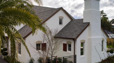 204thomas hunter 2 - Thomas_hunter_2 - building | building, cottage, facade, home, house, property, real estate, roof, window, gray, brown