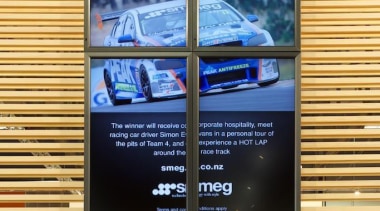 T2 video production team produced a series of advertising, orange