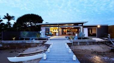 Beach house tips from the best - Beach architecture, estate, home, house, property, real estate, reflection, sky, swimming pool, villa, water, teal