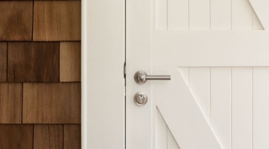 Formani Ferrovia exclusive to www.sopersmac.co.nz - Formani Ferrovia door, line, wall, wood, white, brown