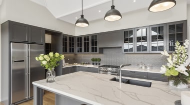 Beautiful Primestone Pola 40mm wrm white Satuario venato countertop, cuisine classique, interior design, kitchen, gray
