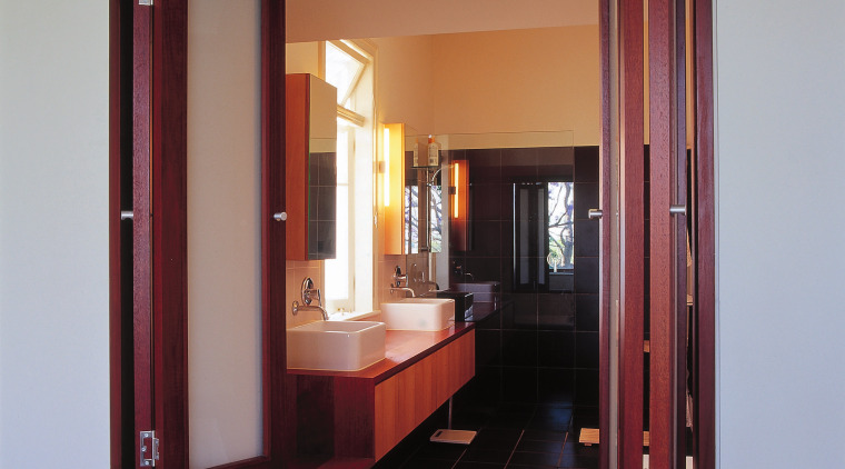 View of the window of the bathroom of door, window, gray, red