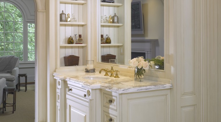 A view of this bathroom designed by Clive cabinetry, countertop, cuisine classique, estate, furniture, home, interior design, room, window, gray