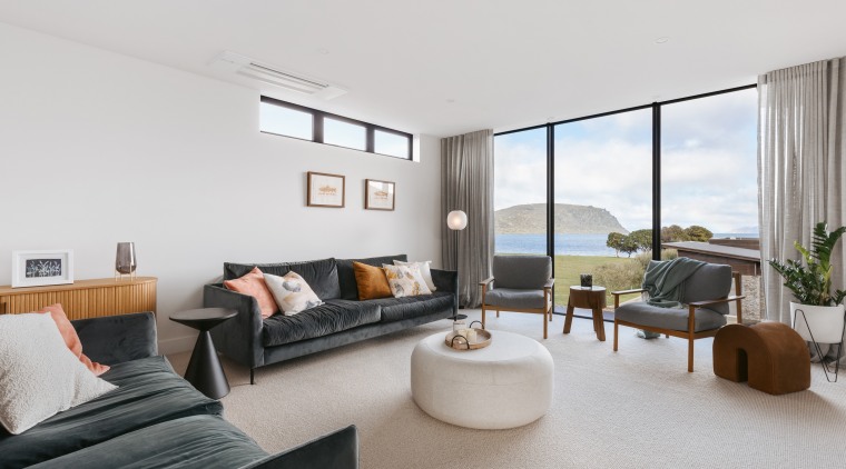 The family room. - Raised on high - 